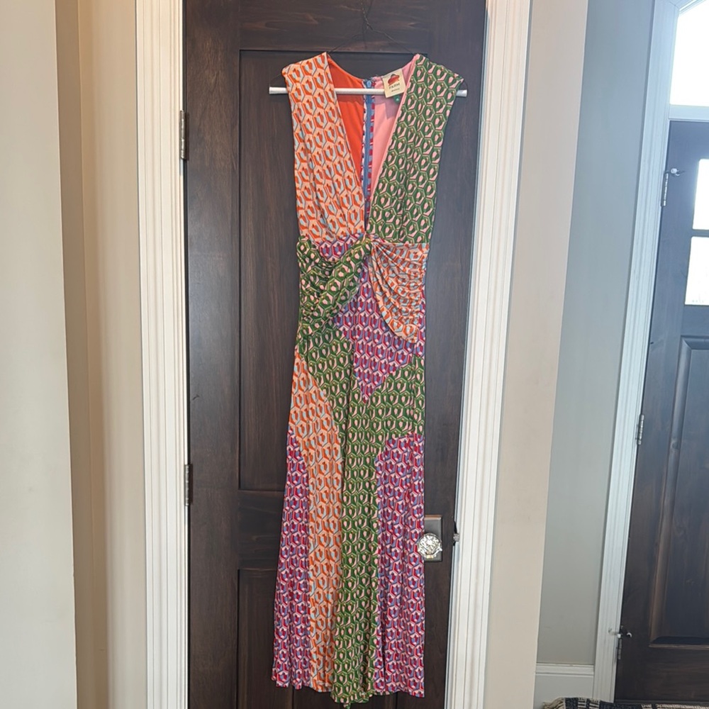 Like new Farm Rio cashew knot front midi dress. Size extra small.